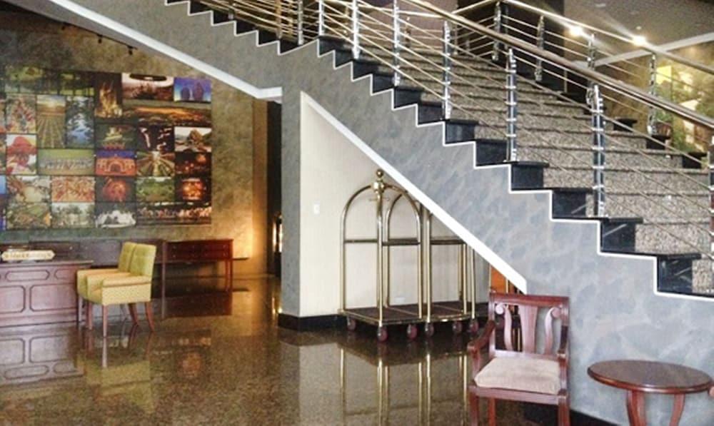 Baguio Crown Legacy Hotel Baguio City Buitenkant foto